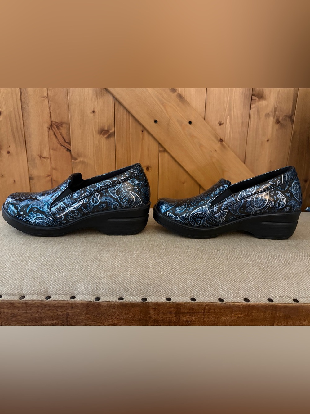 Women's Easy Works by Easy Street Leeza Work Clogs | Size 8W - Picture 6 of 9